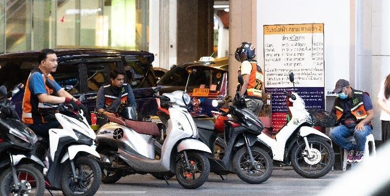 Motorcycle taxis. Motorcycle taxis have become a cultural icon in Thailand, reflecting the dynamic and bustling nature of Thai cities. They are often featured in popular media and are a common sight on the streets. The distinctive color-coded vests worn by drivers (usually orange or yellow) help identify them and make them easily recognizable.